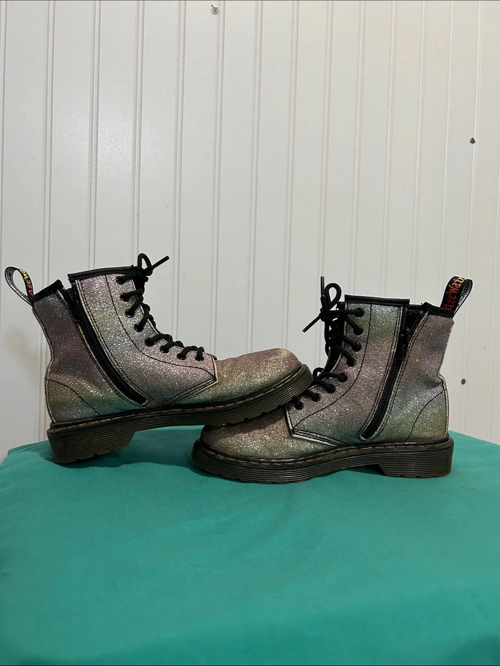 Dr. Martens Girls Iridescent Glitter Lace-Up Boots Sz: 3